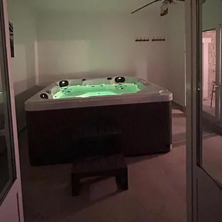 Lanterna With Hot-tub Appartement *