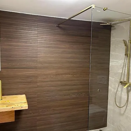 Lanterna With Hot-tub *