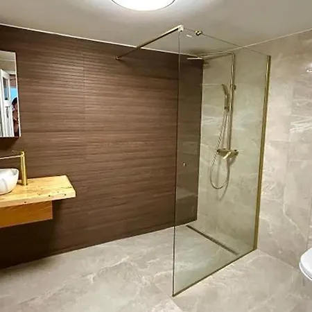 Lanterna With Hot-tub Appartement *