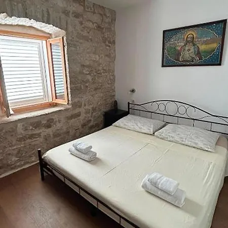 Appartement Lanterna With Hot-tub Lovište