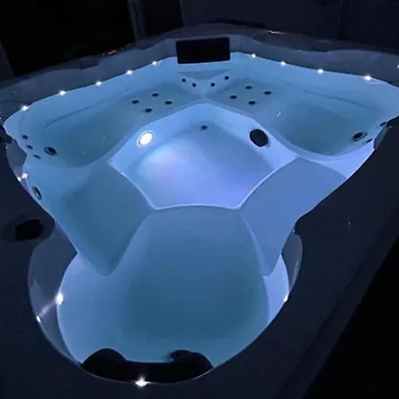 Lejlighed Lanterna With Hot-tub Lovište