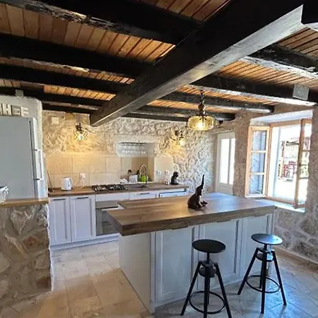 Appartement Lanterna With Hot-tub Lovište